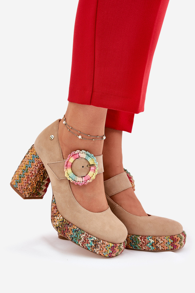 zamskove-topanky-s-pletenim-s-podpatkami-a-platformou-tai-turiciejka-06839-04-pieskovej-farby 2 - drom-net.com